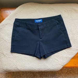 Black Old Navy shorts